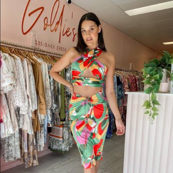 Geometric shape top and matching skirt set - Picture 4 of 8